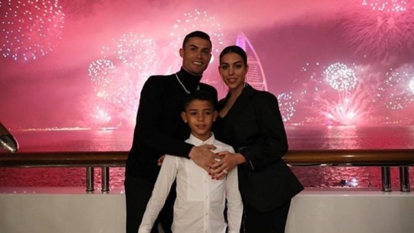Роналду встретил Новый год в Дубае с семьей