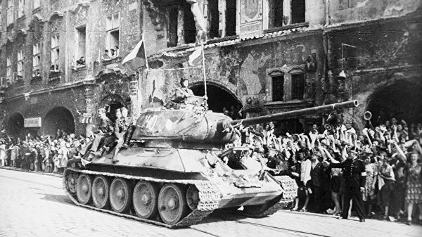 <br />
National Interest сравнил «легендарные» танки Т-34 и «Шерман»<br />
